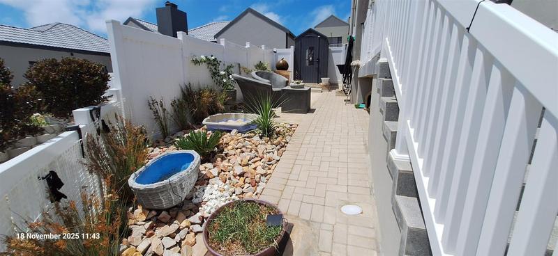 2 Bedroom Property for Sale in Reebok Western Cape